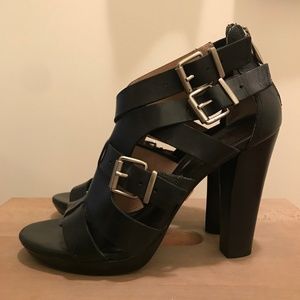 POUR LA VICTOIRE - VANNA PLATFORM SANDAL